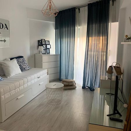 Acogedor Estudio En Primera Linea De Playa Benalmádena Εξωτερικό φωτογραφία